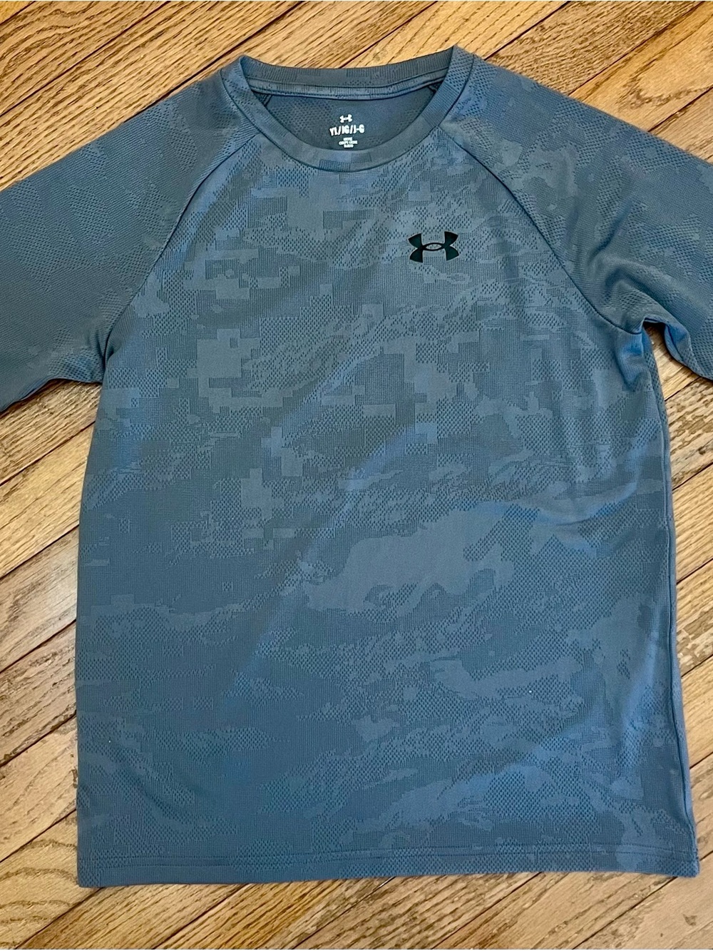 Under Armour Gray Camo Performance Tee YL